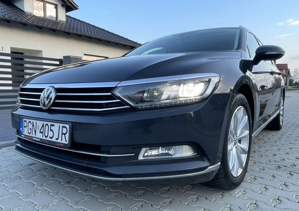 Volkswagen Passat cena 59900 przebieg: 239000, rok produkcji 2015 z Gniezno małe 742